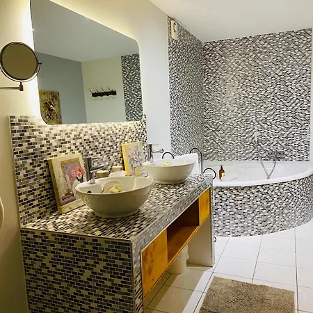 Les Chambres D'ovaline 3*