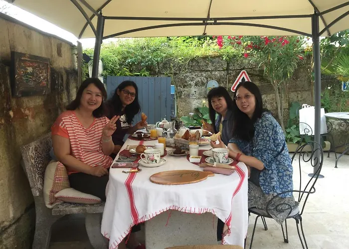 Les D'ovaline Πανσιόν 4*